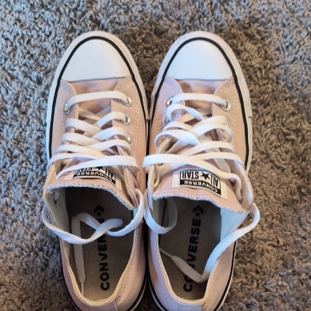 Converse Women's Pink Sneakers